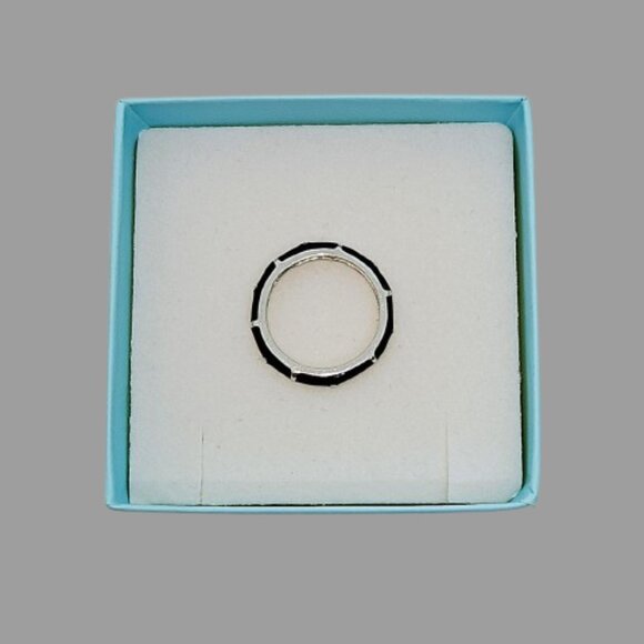 Black/Silver Tone Band Ring in size 5  - Sleek and Edgy Style! - Picture 5 of 7